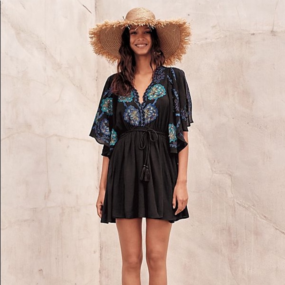 🐠Free People Cora embroidered dress